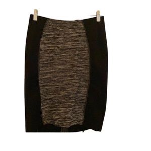 H&M womens 2 tone pencil skirt. There's a little stretch to it. Size: 4